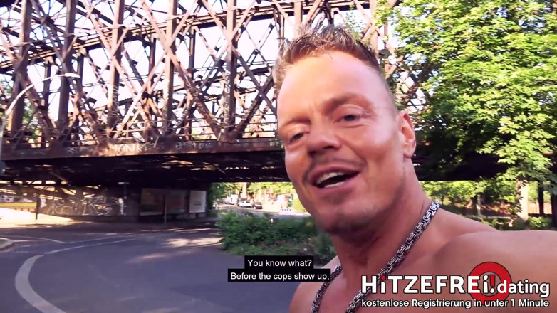 Hitzefrei: Niemiecka Jenny uderzyła na zewnątrz, podczas gdy samochody jeżdżą przez...