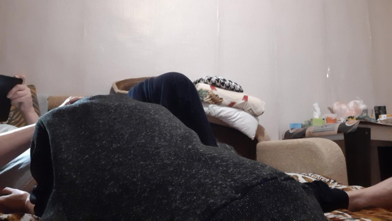 Lesbian-candys: Snelle lesbische seks op het bed