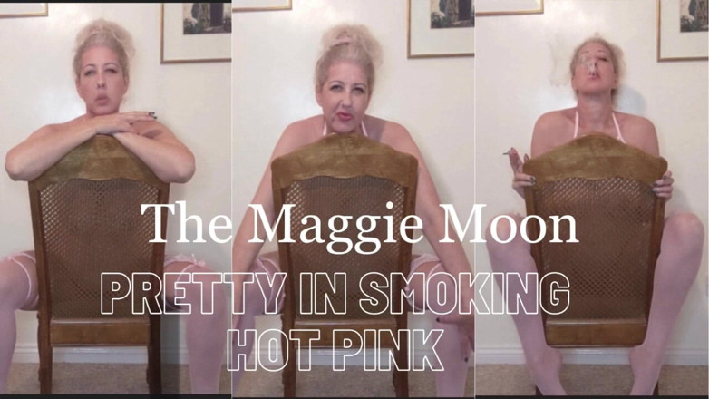 Maggie Moon: Una arrapante miLF che fuma