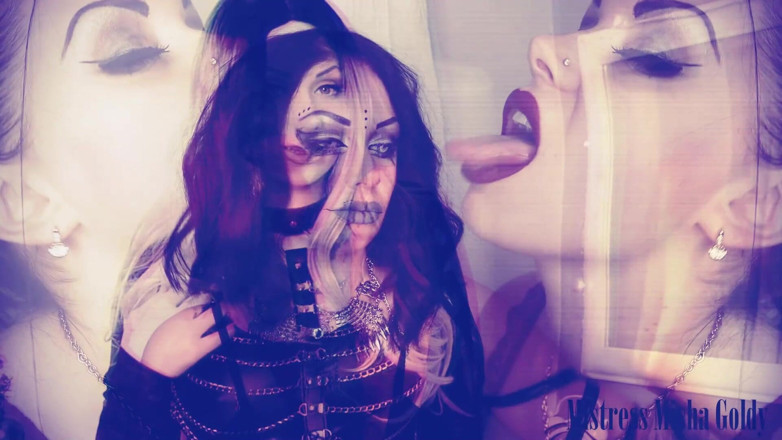 Goddess Misha Goldy: Pericoloso per la psiche!! Preoccupante sessione di annusamento-masturbazione! Non per...