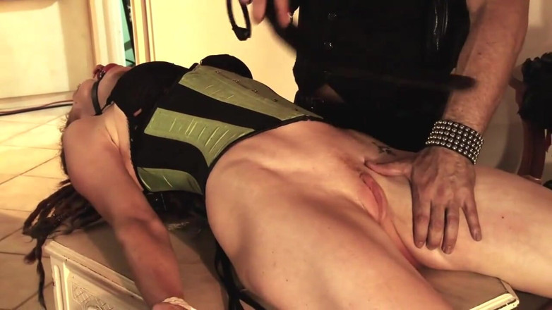 Fetish Desire: 疯狂的恋物癖狂欢肛交和双洞齐插