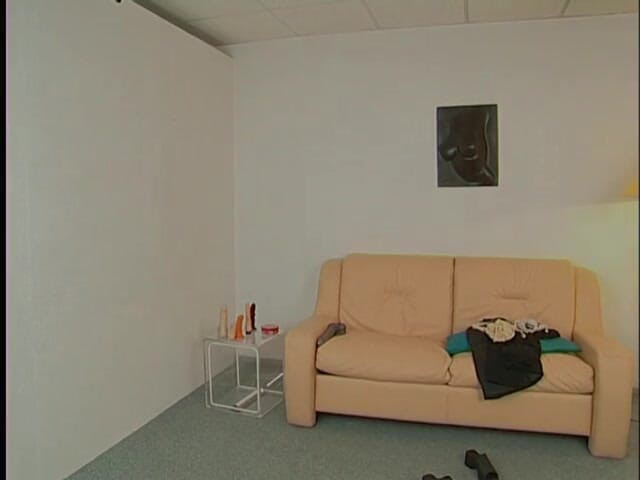 Xfucks: 大きなディルドに彼女の成熟したふくらんでいる商品