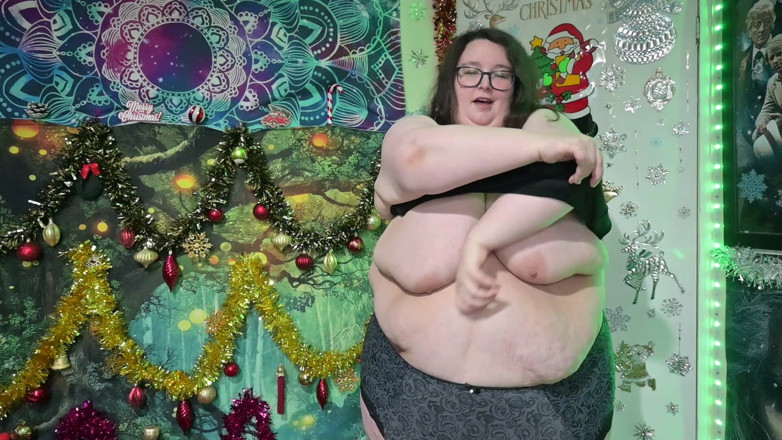 SSBBWLadyBrads: SSBBW 스트립 크리스마스에 애타게