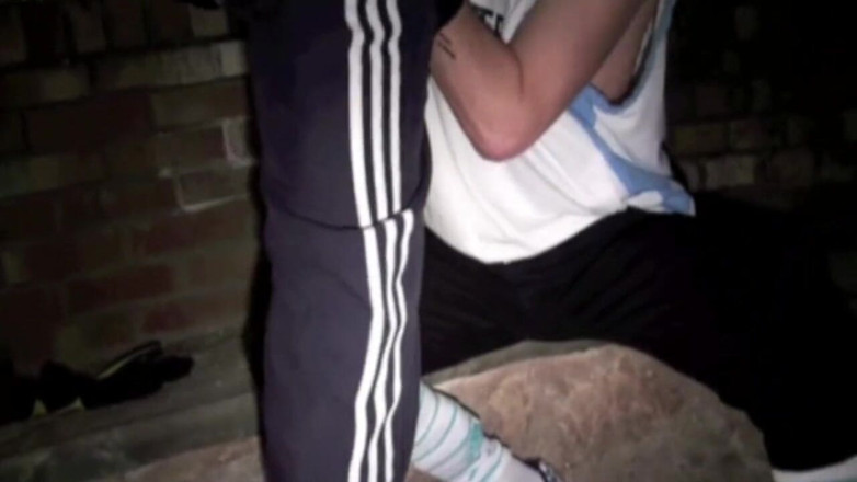 Sneaker gay: Curvă franceză folosită de un băiat cu dominare cu adidași