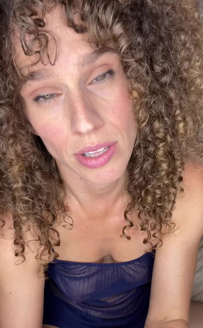 VibeWithMommy: Anne 31 talimatı! Korkunç bir rüyadan uyandıktan sonra sana yardım ediyorum!
