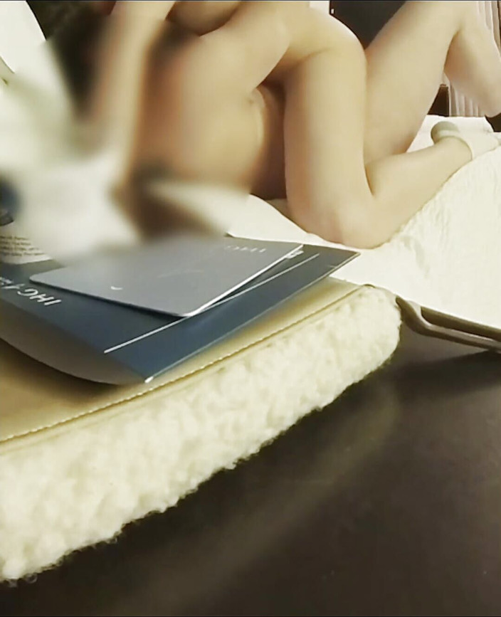 Energizer381234: Il baise sa belle-fille excitée au travail