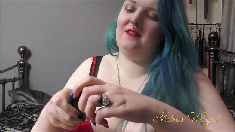 Mxtress Valleycat: Chat bleu, ongles, larmes, avacado