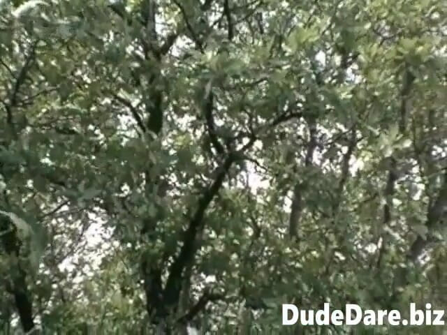 DudeDare: Jantan miang berkongkek tegar di dalam hutan