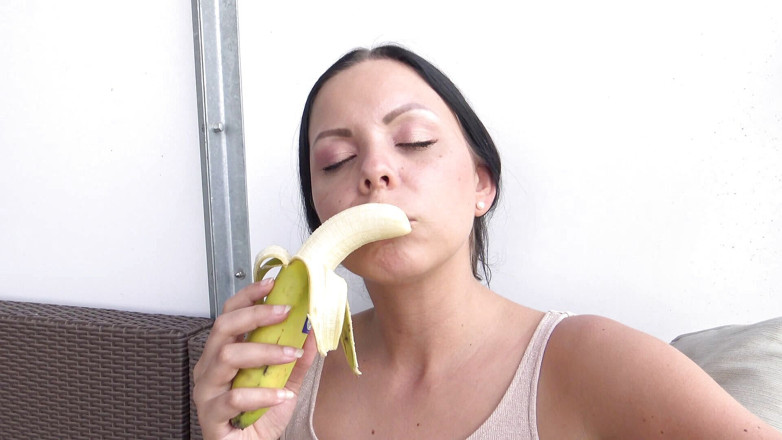 Solo Austria: Dokuczanie banana POV Carli