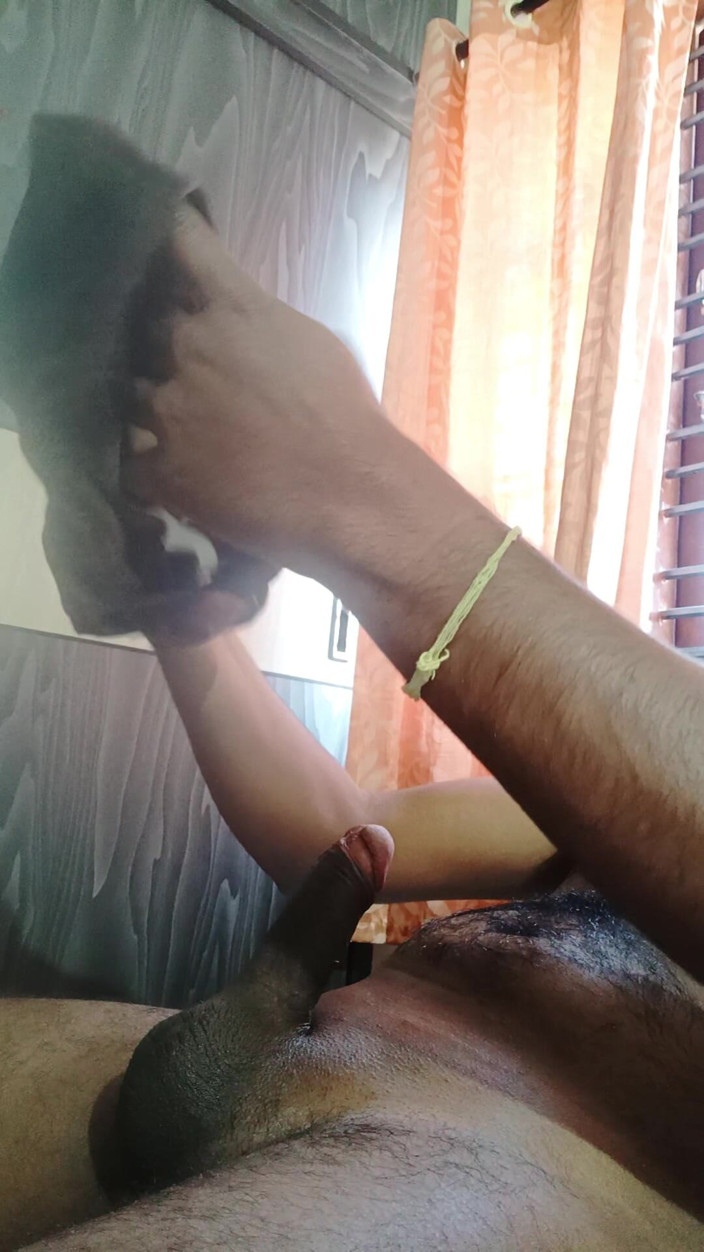 HornyHunk: Melumuri kontolku dan masturbasi dengan celana dalam tetangga dan bra