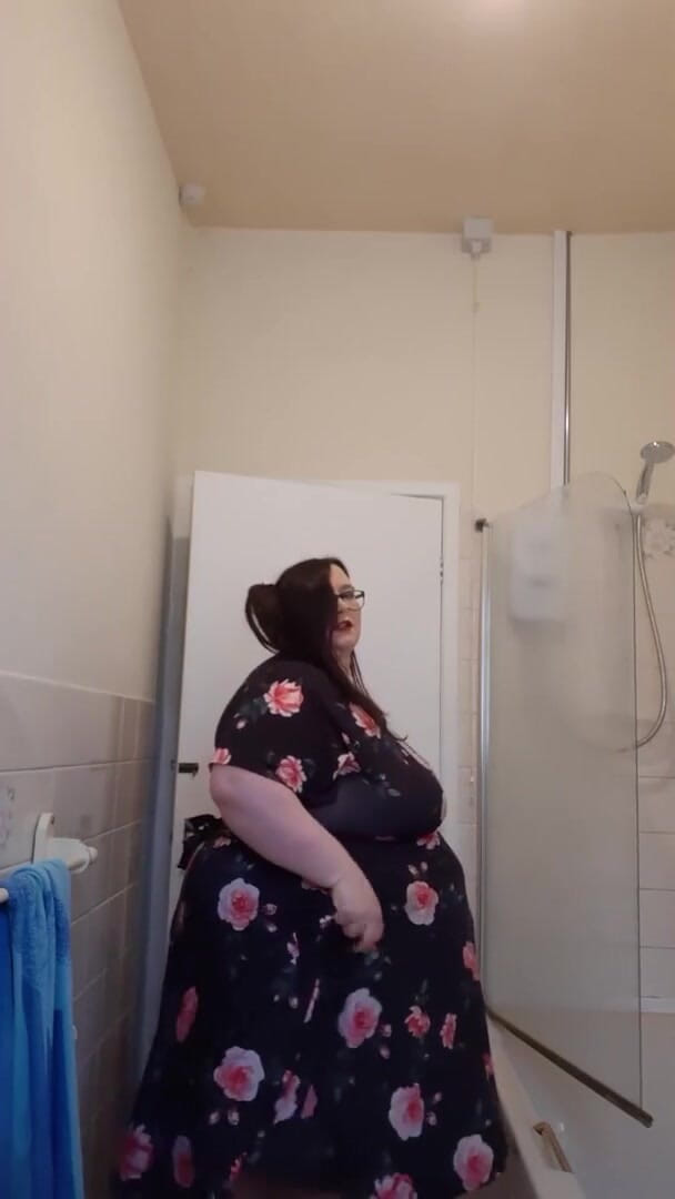 SSBBWLadyBrads: SSBBW retar innan dusch