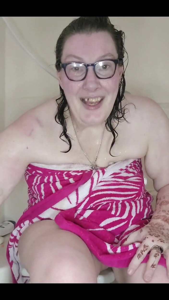 CrippleFreak4U: Putting on a Towel and Transferring to My Wheelchair After...