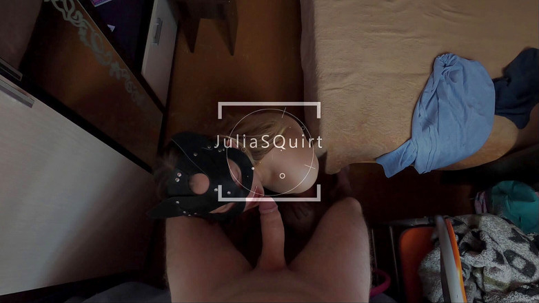 Julia SQuirt: J'ai baisé la salope jusqu'à l'éjaculation convulsive