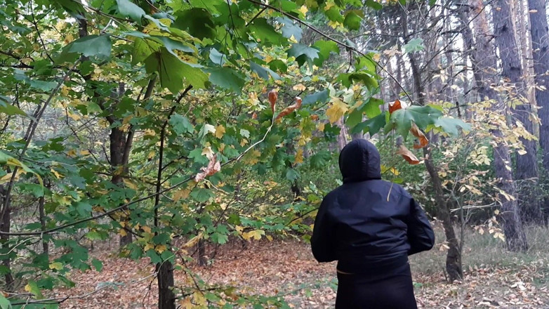 Lesbian-illusion: Vacker offentlig sex i skogen vid elden - lesbisk -illusion