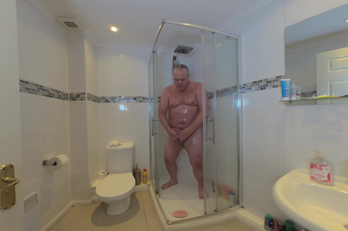 Solo Male VR180 Billy the Bear: Vr180 si insapona nella doccia