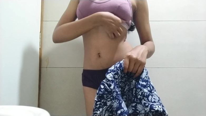 Surbhi453: Hintli köylü kadın sevgilisiyle seks yapıyor