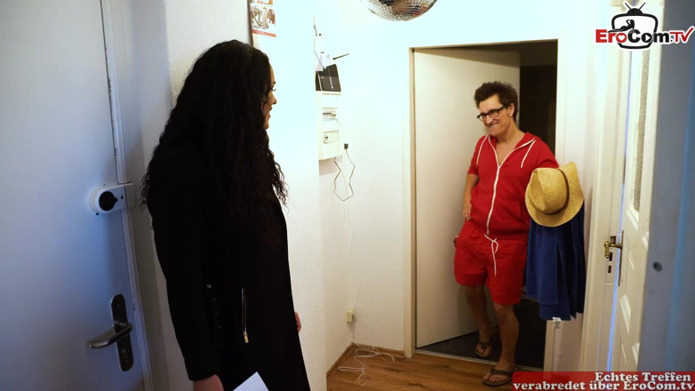 EroCom: Întâlnire sexuală în junglă cu o mamă sexy germană cu păr...