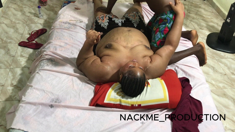 NACKME_PRODUCTION: shaukiya purush modal bas ise nahin utha sakti