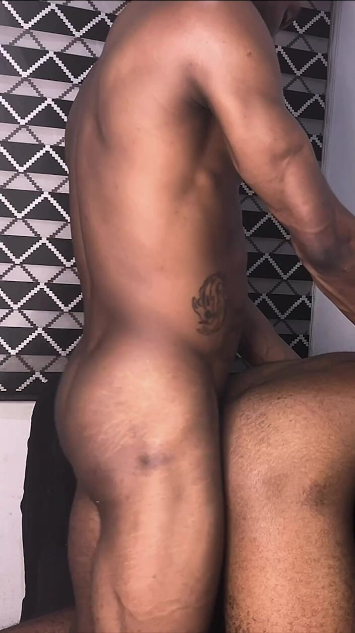 Stilesbhalifa1: 若い恥ずかしがり屋の男の子最初のセックステープザーメン