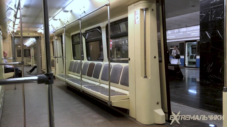Extremalchiki: Punheta na hora do rush do metrô