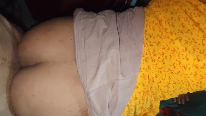 Village sexy couple Video: Моя девственная подруга принимает мой большой хуй в ее киску. Хорошая девушка в секс-позах с бойфрендом