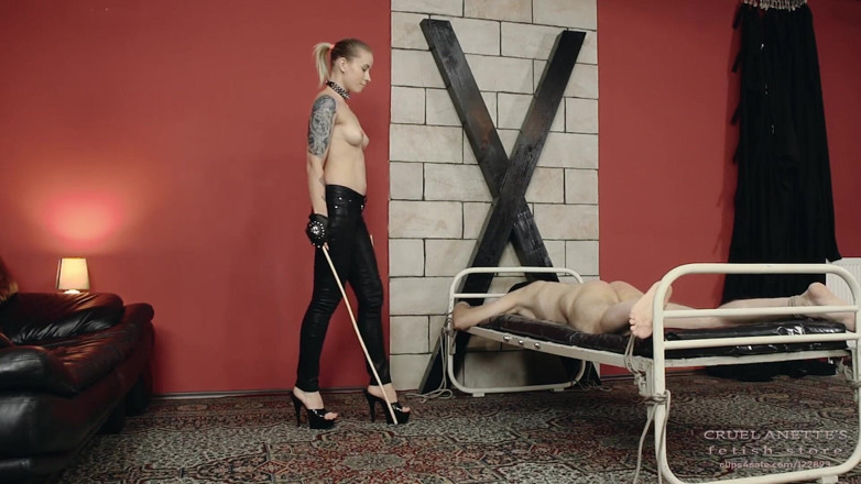 Cruel Anettes fetish world: Tjock piskning