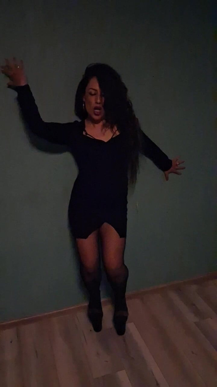 Milf: MILF Sexy Stepmommy Slow Moving