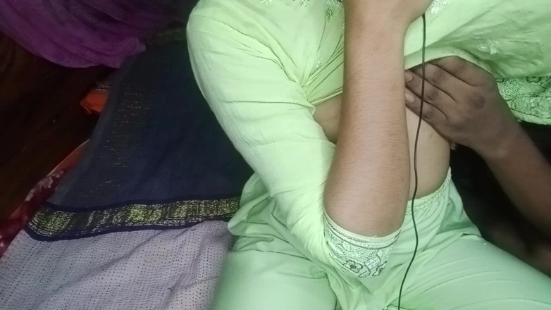 Deshi women: Première vidéo de sexe en levrette d’une petite amie desi...