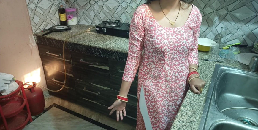 Saarabhabhi6: Cerita seks hindi - gadis india merayakan tahun baru xmas sama...