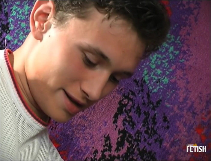 Gay Diaries: Üç azgın iri güzel kadın sıkı götlerine yumruk sokturuyor ve...