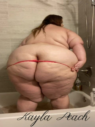 Kayla Peach studios: Поклоніння масляному тілу товстушки
