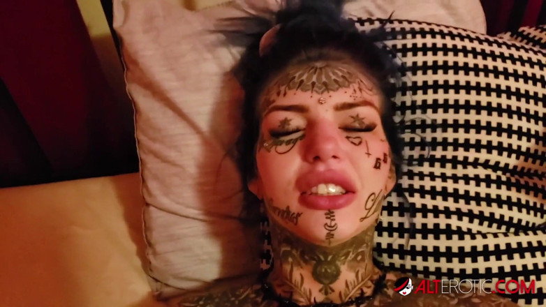 Alt Erotic: 대물 자지를 갈망하는 미녀 Amber Luke