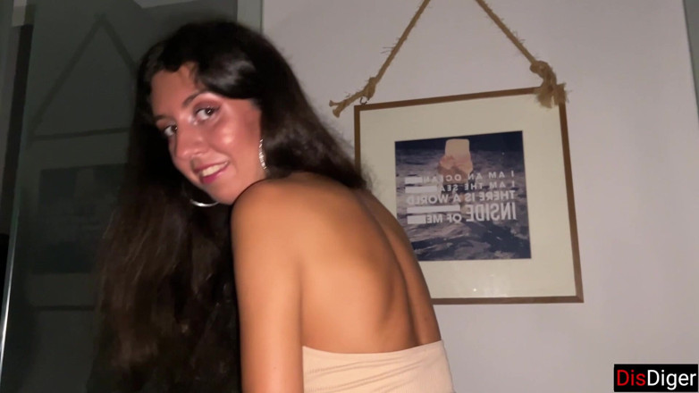 Dis Diger: Una ragazza arrapata ha accettato di fare sesso in una...