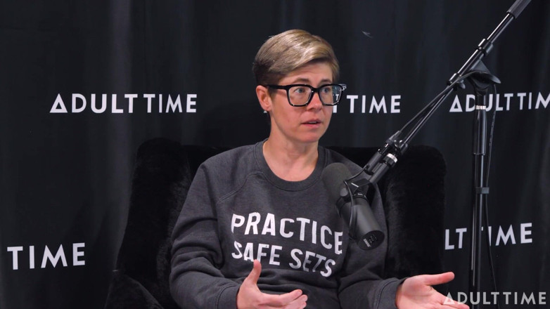 Adult Time Podcast: Lulu Chu &amp; Octavia Red Bun Literotica, Gooning &amp;Escaping Tabără de conversie |...