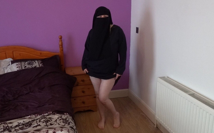 Littlevixen: Tanzen in burka und niqab in nackten füßen und masturbieren
