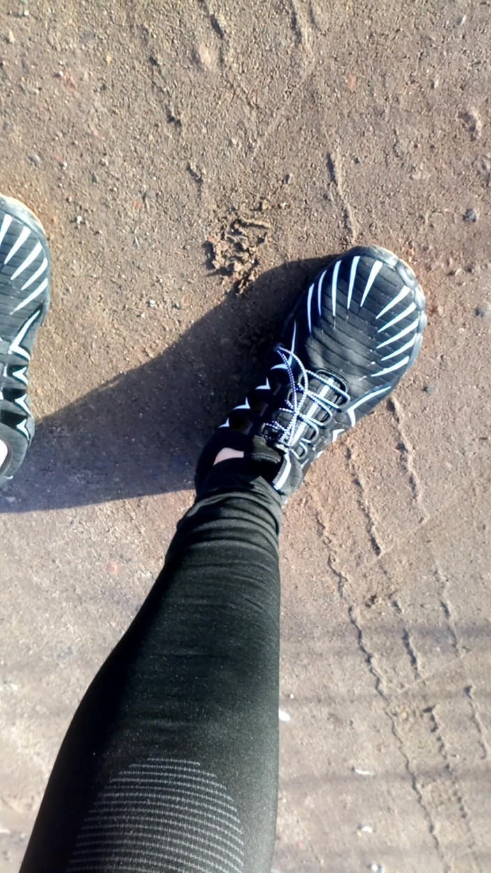 Carmen_Nylonjunge: mere ne nange pair joote