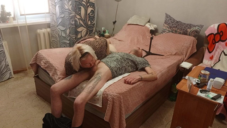 Zona901: Macecha kouří, aby dostala do pusy sperma