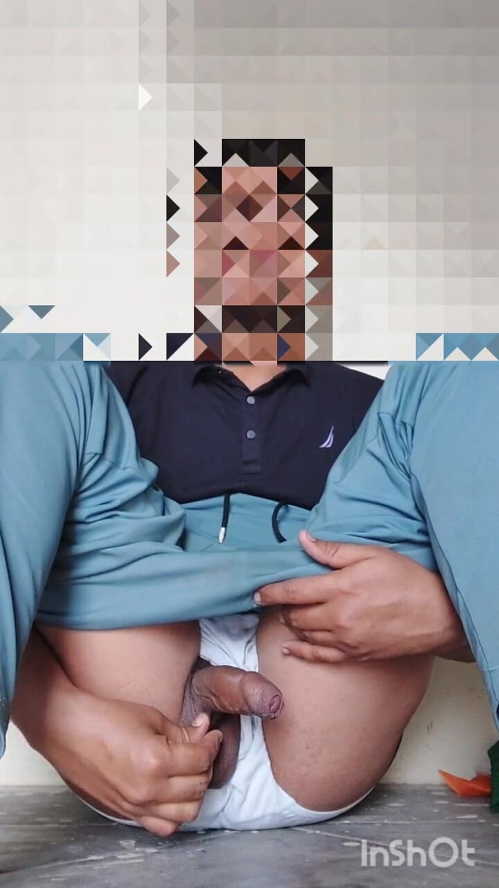 Bigcocka: Je fais un massage à midi quand ma bite noire est...