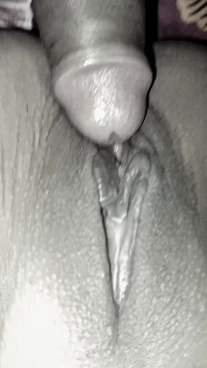 Nepali Closeup: Vrea șarjă de spermă mare