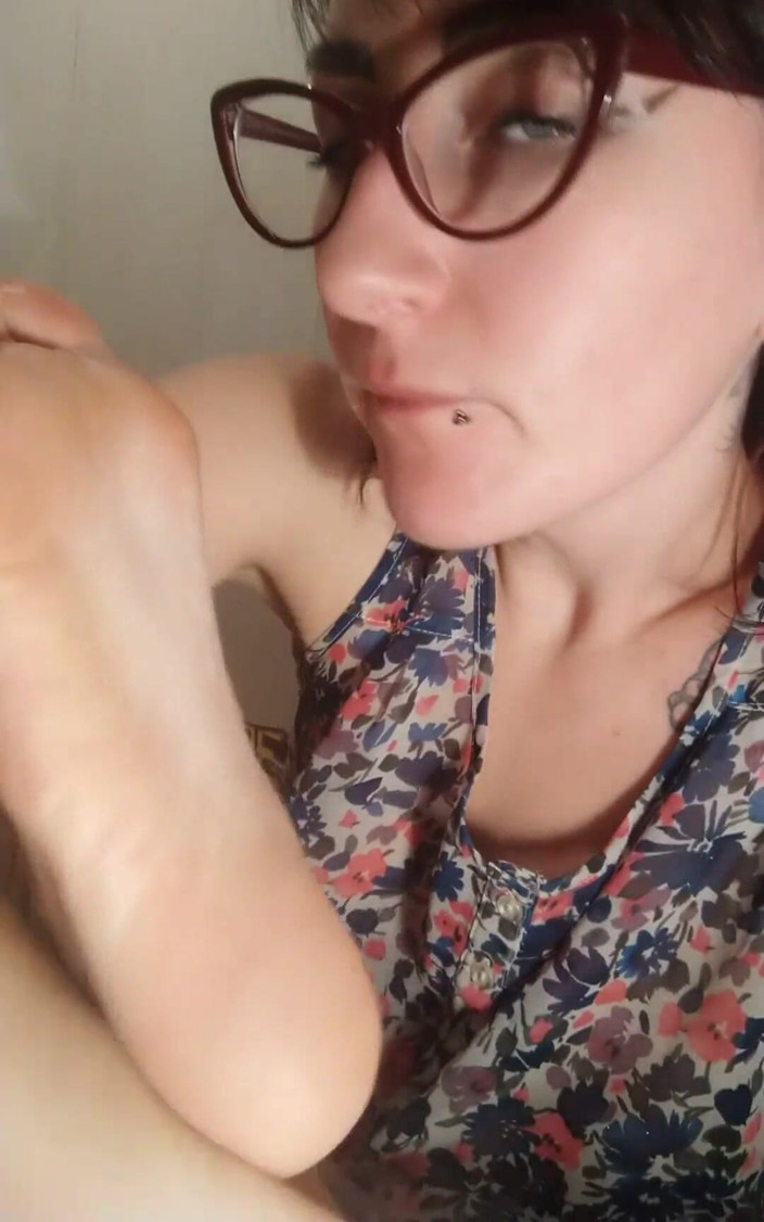 HellENXxOo: extrem de neglijaculat cu picioarele