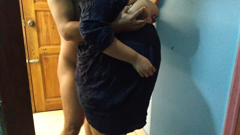 Aria Mia: Người mẫu tuổi teen bbw bị người quay phim đụ trong...