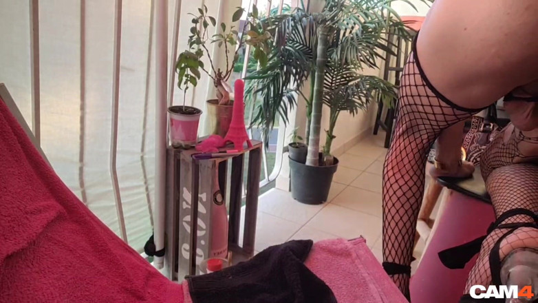 VaneSsa BiTCHx: C4 Sexxroulette и клетка целомудрия на балконе. Камшот 4мин35 [10au25] Vanessabitchx