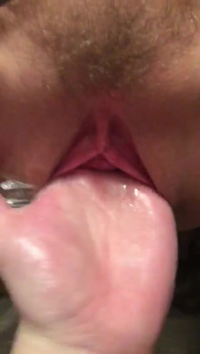 Crazywifeslut: Crazywifeslut Fotze von riesigem dildo und plug benutzt