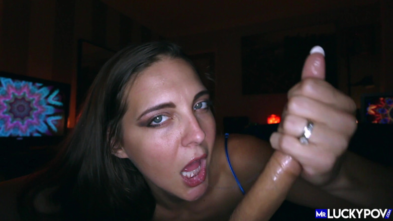 Mr.Lucky POV: Sadie la salope mariée avale du sperme