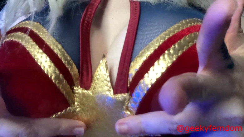 Geeky Femdom: Captain Marvel Mendominasi Bucky secara seksual