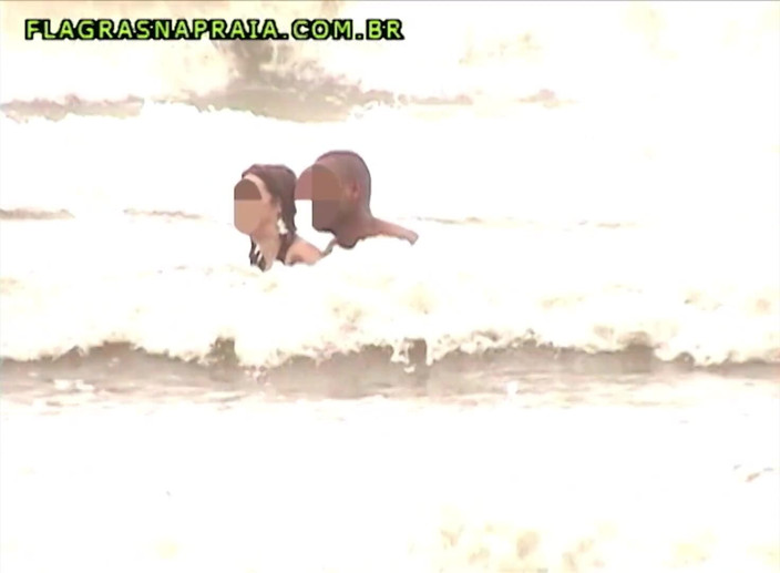 Amateurs videos: Mis amigos y yo divirtimos en una playa desierta
