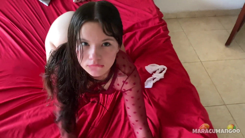 Maracumangoo: POV, ta demi-sœur de 18 ans entre dans ta chambre sans...
