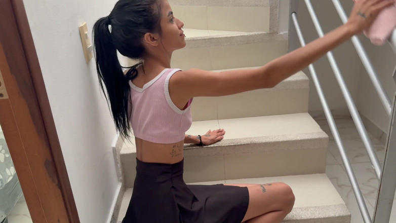 Chorran: Questa deliziosa ragazza magra ama il sesso e me la...