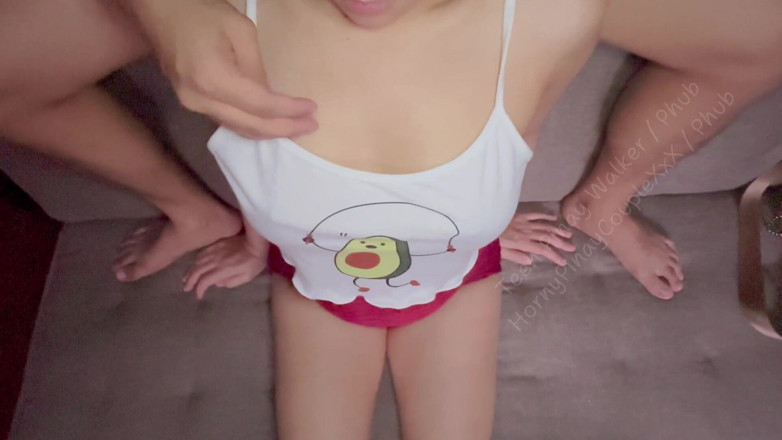 AshleyLevi: Filipina Ashley - es follada duro por su mejor amiga y...