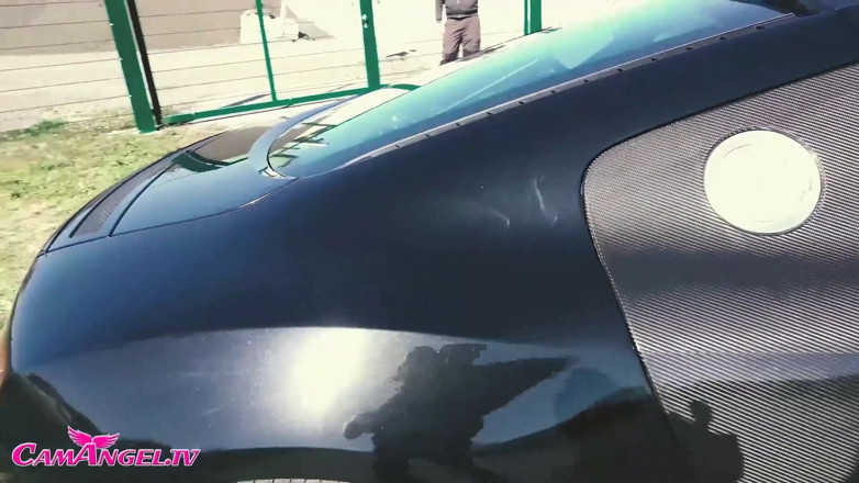 CamAngel: Audi R8 test sürüşü ve açık havada porno